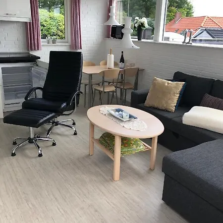 Hel Udlejningsbolig Med Christina Som Vaert Gråsten